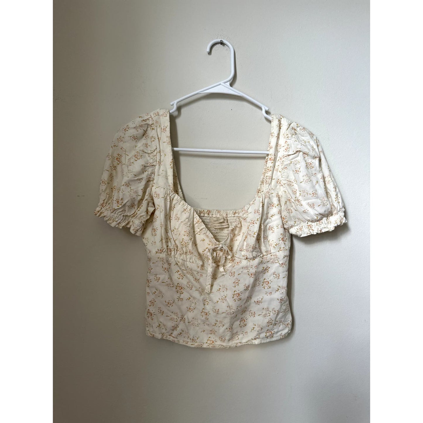 Urban Outfitters Dainty Floral Top, Size Small