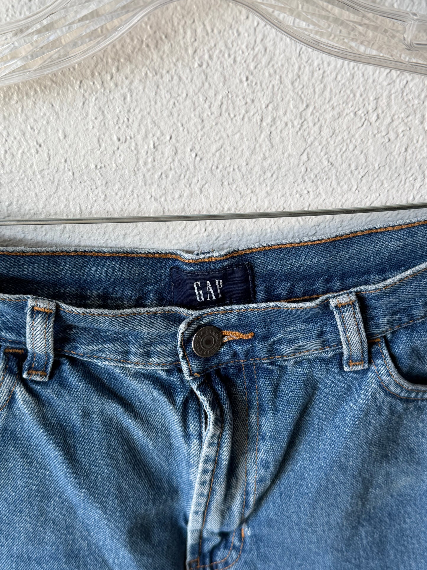 Vintage 90’s/00’s Gap Medium Wash Denim Shorts