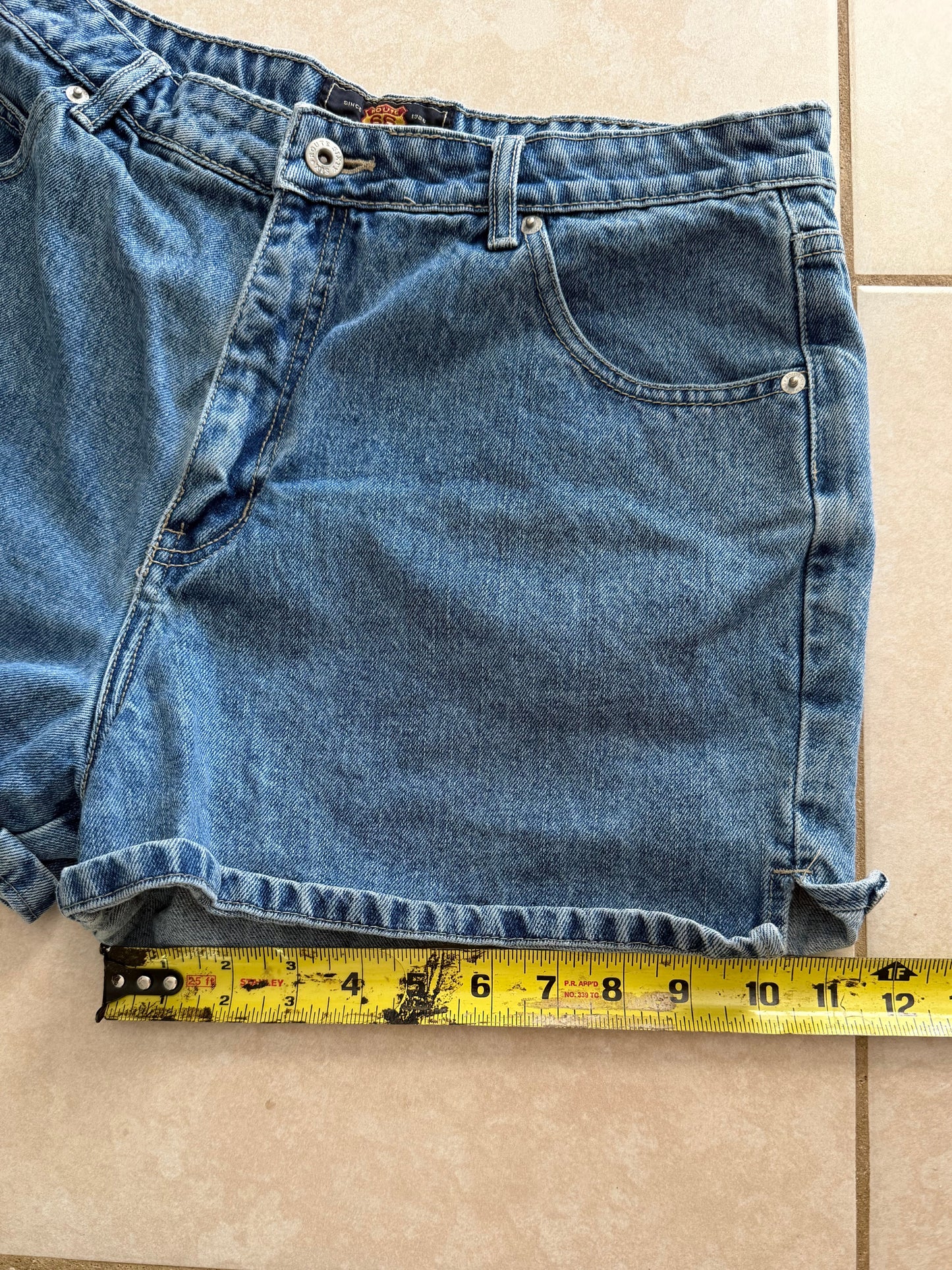 Vintage 90’s/00’s Route 66 Medium Wash Denim Shorts