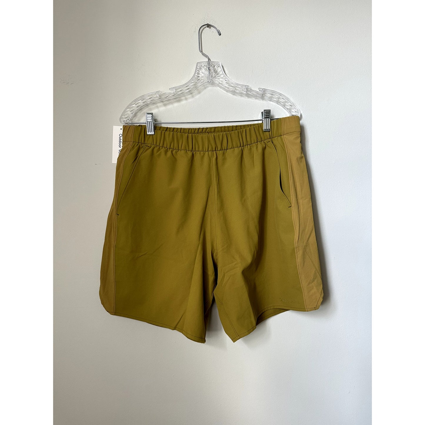 NWT Outdoor Voices Men's High Stride 7" Shorts, Size L